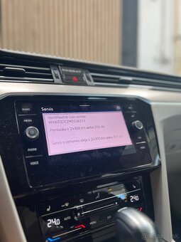 Volkswagen Passat Variant 2.0 TDI Elegance 4Motion DSG - 18