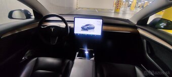 Tesla Model 3 Long Range 82kWh AWD, dual motor  21 545 € Mož - 18