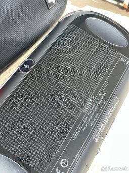 PS VITA PCH-1004 OLED displej -folia +8GB - 18