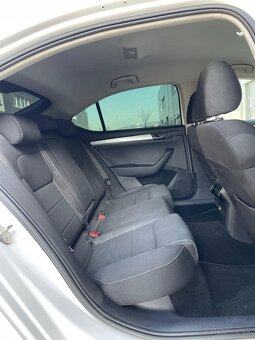 Škoda Superb 1.6 TDI DSG Active - 18