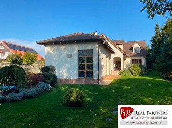 Predaj luxusná 5 izbová Vila,440 m2,pozemok 1061m2,garáž,baz - 18