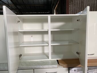 Moderná kuchynská linka so spotrebičmi - 18
