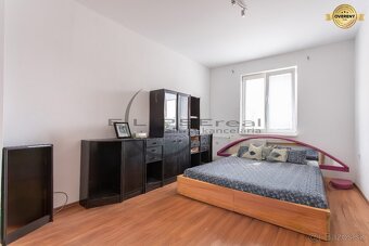 NA PREDAJ dva rodinné domy s tromi byt. jednotkami v Stupave - 18