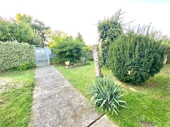 Predaj- 4 izbový dom s krásnou záhradou, Šurany - 18