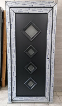 DVERE PVC - 18