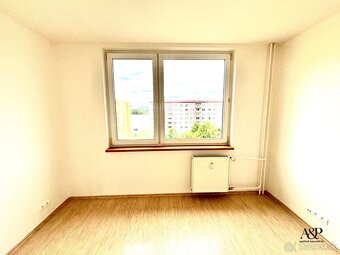 KOMPLETNE REKONŠTRUOVANÝ 2 IZBOVÝ BYT, 68m2, S. JURKOVIČA, S - 18