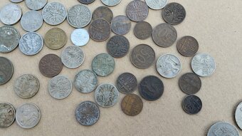 Mix minci - staré mince - konvolut minci v dřevěné truhličce - 18