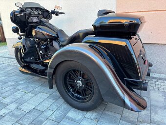 Harley Triglide - 18