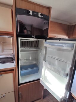 Plne sebestačný karavan Bürstner Belcanto s množstvom nadšta - 18