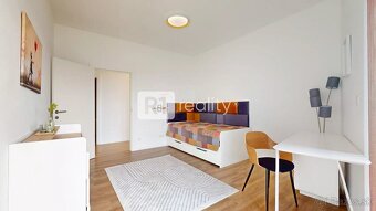 Jedinečný 3 izbový byt 82 m2 + terasa 16,8 m2 + parking  v u - 18