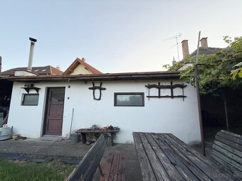 Starší ihneď obývateľný RD v centre Senca - 18