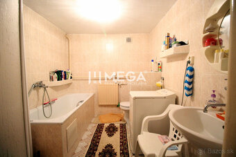 EXKLUZÍVNE NA PREDAJ:  3.podlažný dom v meste Snina - 18