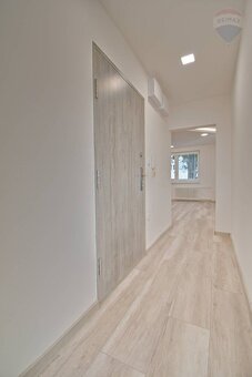 Na predaj 3 izbový byt, 63 m2, lodžia 3 m2, kompletná rekonš - 18