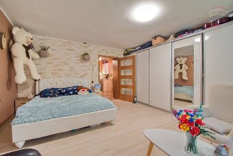 Predaj 4 izbový rodinný dom, krásnym veľkorysým pozemkom, Vr - 18