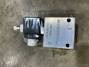 V ponuke  rôzne hydraulicke diely - 18