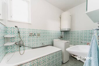 RADO | 8i RD s dvoma garážami a záhradou 974m2 | Zlatovce - 18