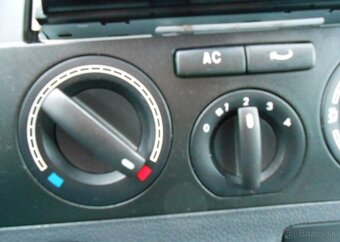 Volkswagen Multivan 1,9 TDI 92 kW 7Míst.Serviska nafta - 18