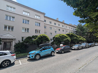 rekonštruovaný 2 i. TEHLOVÝ, blízko Centra, Jilemnického - 18