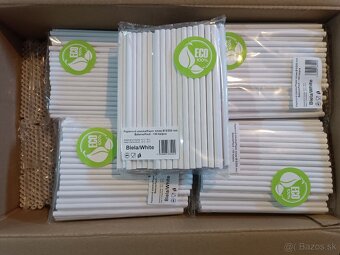 PAPIEROVÉ POHÁRE A SLAMKY RÔZNE DRUHY - 18