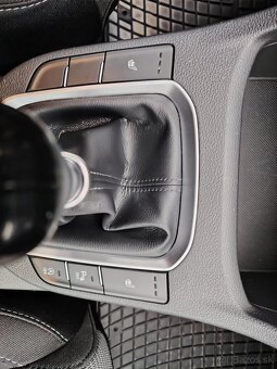 Hyundai i30 cw 1.6crdi SK 1.maj. - 18