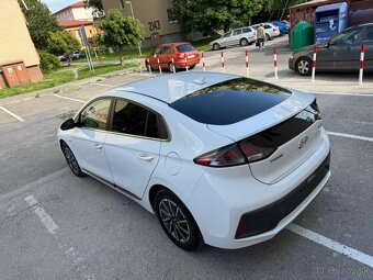 Hyundai Ioniq Facelift 40KWh Electric model: 2021 - 18