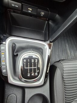 Kia Ceed SW 1.6 CRDi MHEV Gold - 18