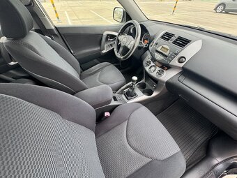Toyota RAV 4 2,2 diesel 4x4 rok 2007 nová STK - 18