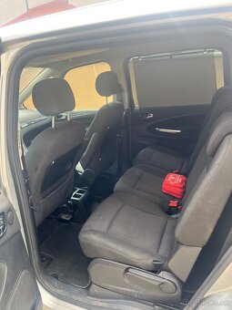 Predám nepojazdné auto Ford Galaxy Ghia - 18