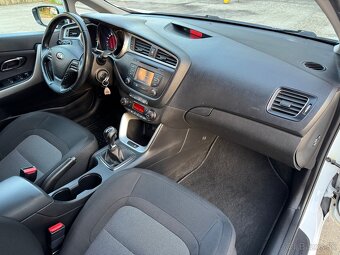 Kia Ceed SW 1.6CRDi 2017 136ps SK Auto Top stav - 18