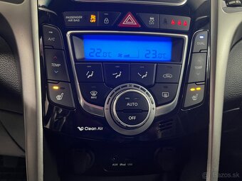 Hyundai i30 CW 1.6i Style - plná výbava - 18