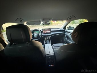 Škoda Superb Combi SELECTION 2.0 TDI V ZÁRUKE,  23 000 KM - 18