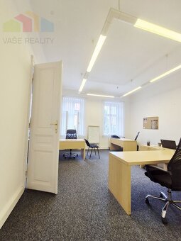 Na prenájom administratívny priestor, 137 m², Jakubovo nám., - 18