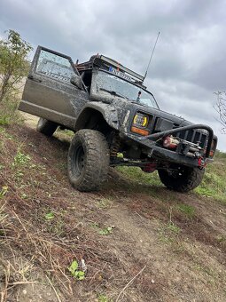 Jeep XJ 2.5 85kw - 18