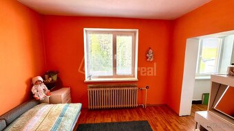 Rodinný dom s 2 bytovými jednotkami so slnečným pozemkom na - 18