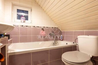 KRÁSNY ZREKONŚTRUOVANÝ, DVOJGENERAĆNÝ RODINNÝ DOM V BELUŚI - 18