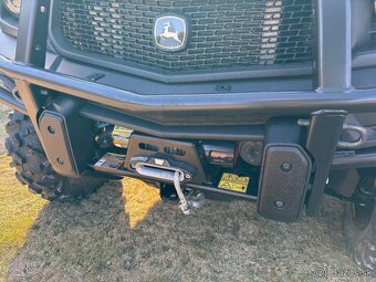 John Deere Gator - 18