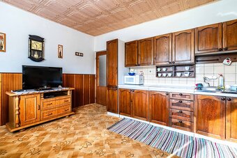 Rodinný dom SVIDNÍK - 3-podlažný,5 izieb, garáž,pozemok - 18