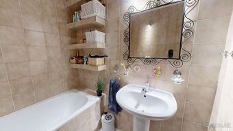 NOVÁ CENAPonúkame na predaj priestranný 3-izbový byt s log - 18