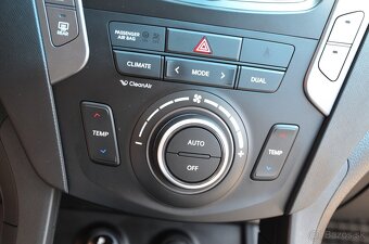 Hyundai Santa Fe 2,2 CRDi PREMIUM 4x4 AT6 145KW - 18