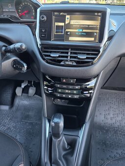 Peugeot 208 1.2 PureTech - 18