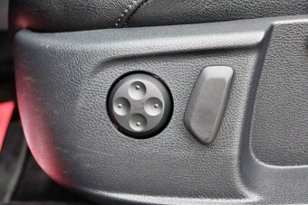 Volkswagen Passat Variant 2.0 TDI BMT Highline - 18