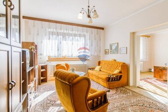 PREDAJ Rodinný dom s garážou a pozemkom 2 362 m2 neďaleko Ro - 18