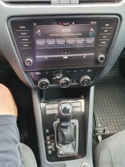 Škoda Octavia combi 3 facelift 2.0Tdi Full Led Kessy Navi - 18