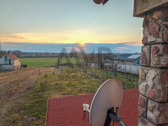 ZREKONŠTRUOVANÝ MODERNÝ VÍKENDOVÝ DOM S VÍNNOU PIVNICOU - 18