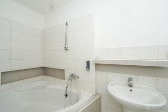 Pezinok- objekt s výrobnou halou, skladom a kancelárie..... - 18