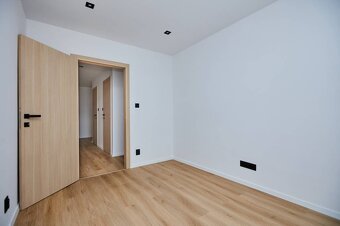 NA PREDAJ,4-izbový byt Košice - Západ - Michalovská ul. - 18