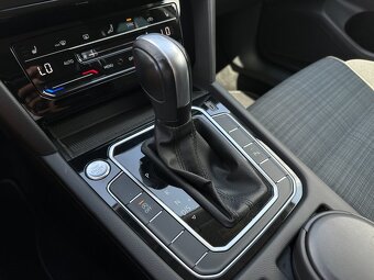 Volkswagen Passat Variant 2.0 TDi DSG 4Motion - 18