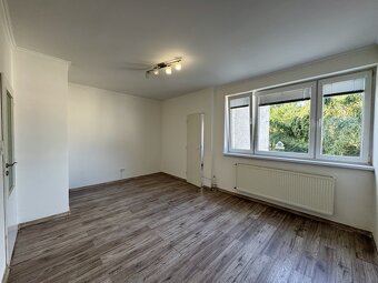 5 izbový byt s 2 kuchyňami a kúpeľňami v centre Svidníka - 18