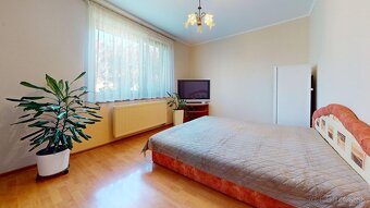 Štýlový 4i dom so zimnou záhradou a záhr. domčekom | Hrubá B - 18