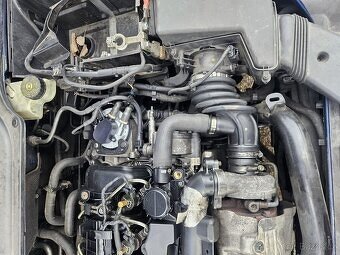 VOLVO V50 1.6 D 80KW - 18
